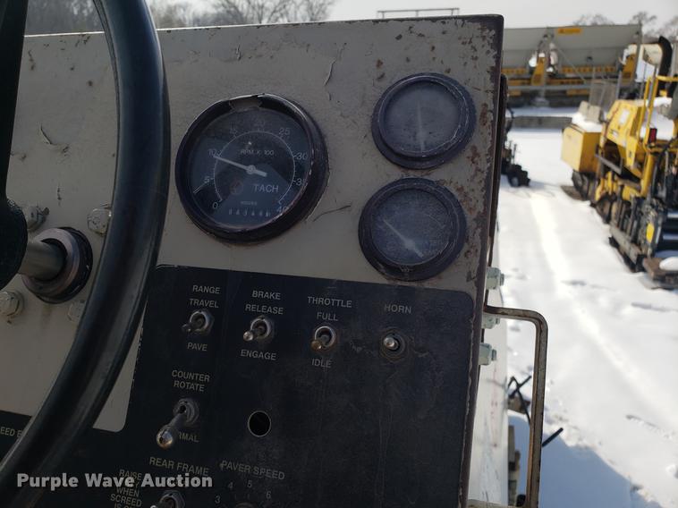 image for item AV9283 Cedarapids CR461 Greyhound paver