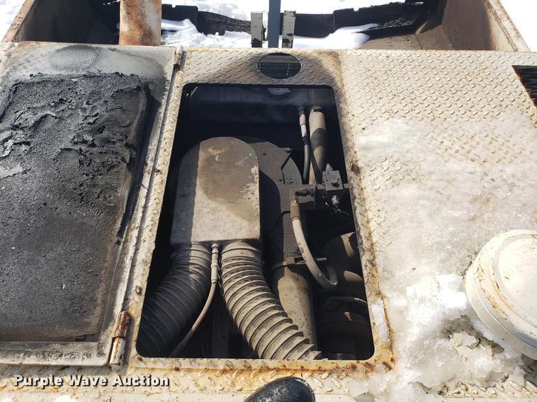 image for item AV9283 Cedarapids CR461 Greyhound paver