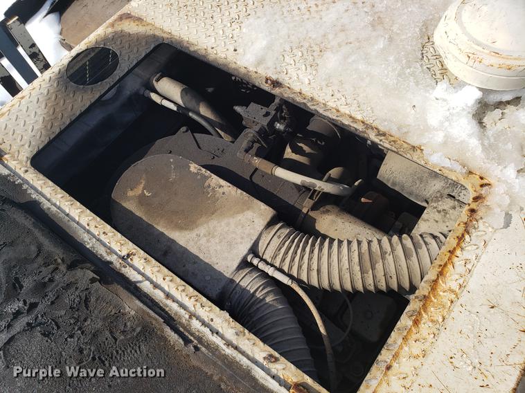 image for item AV9283 Cedarapids CR461 Greyhound paver