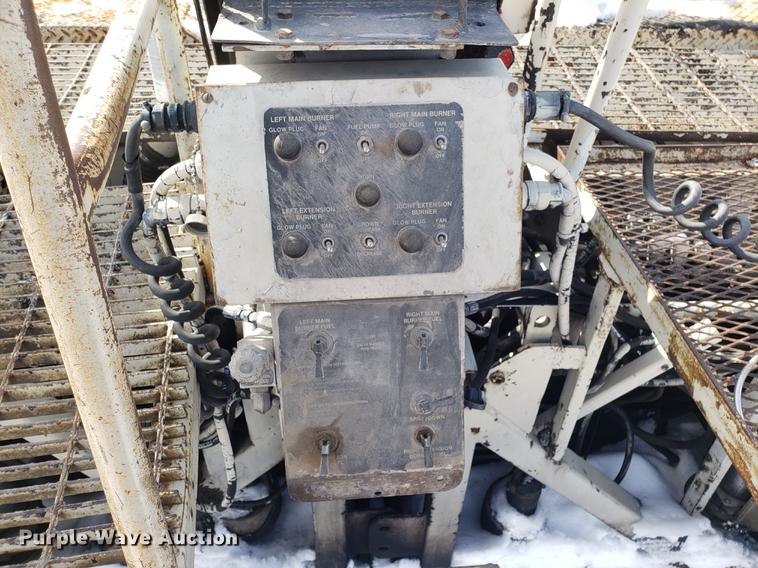 image for item AV9283 Cedarapids CR461 Greyhound paver