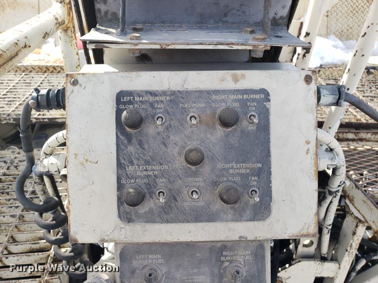 image for item AV9283 Cedarapids CR461 Greyhound paver