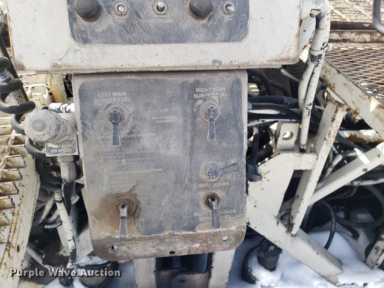 image for item AV9283 Cedarapids CR461 Greyhound paver