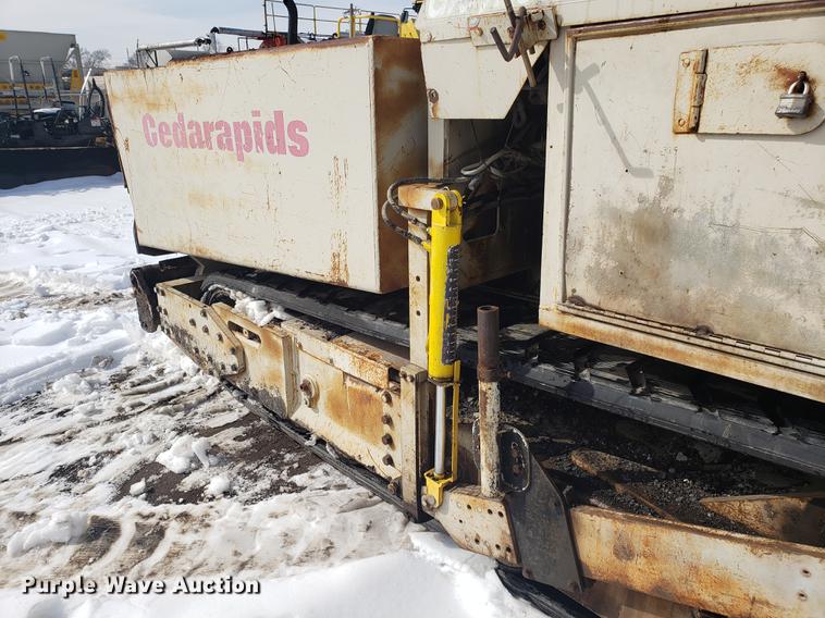 image for item AV9283 Cedarapids CR461 Greyhound paver