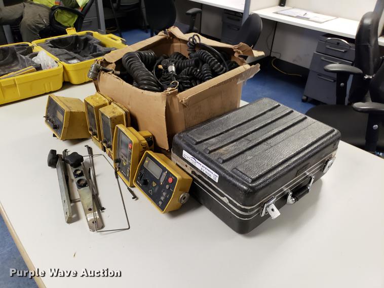 image for item AV9306 (2) grade controls