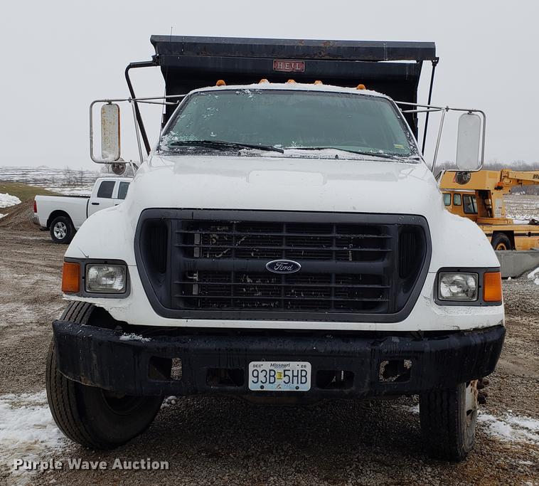 image for item AV9342 2000 Ford F650 Super Duty dump truck