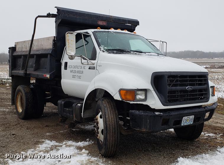 image for item AV9342 2000 Ford F650 Super Duty dump truck
