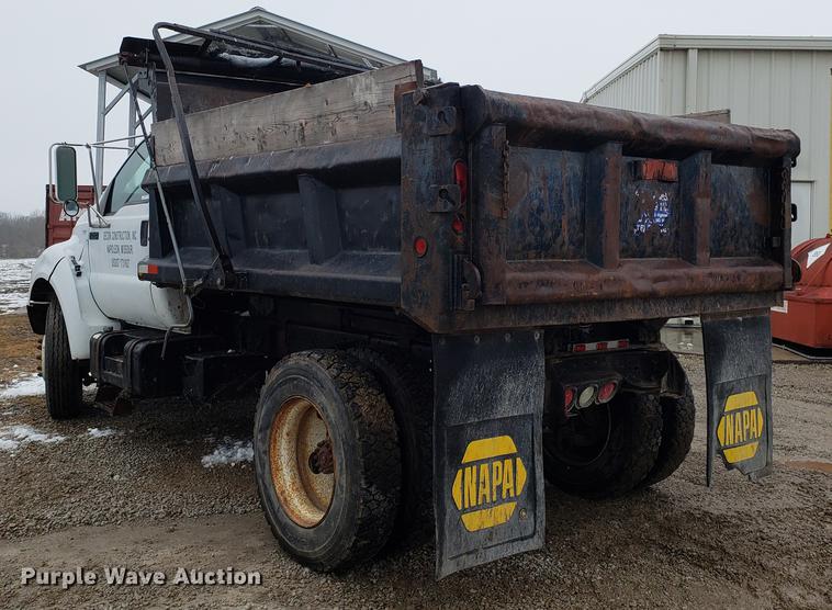 image for item AV9342 2000 Ford F650 Super Duty dump truck