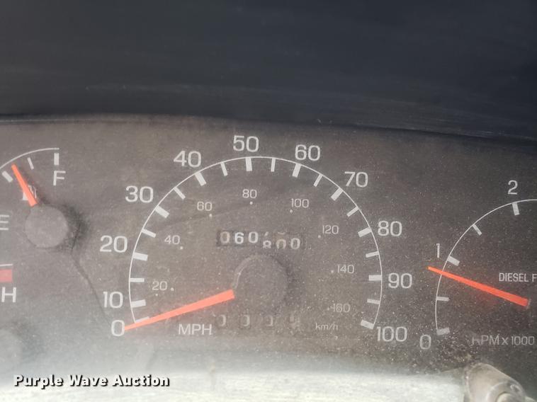 image for item AV9342 2000 Ford F650 Super Duty dump truck