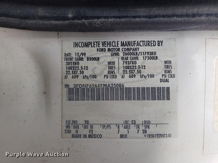 image for item AV9342 2000 Ford F650 Super Duty dump truck