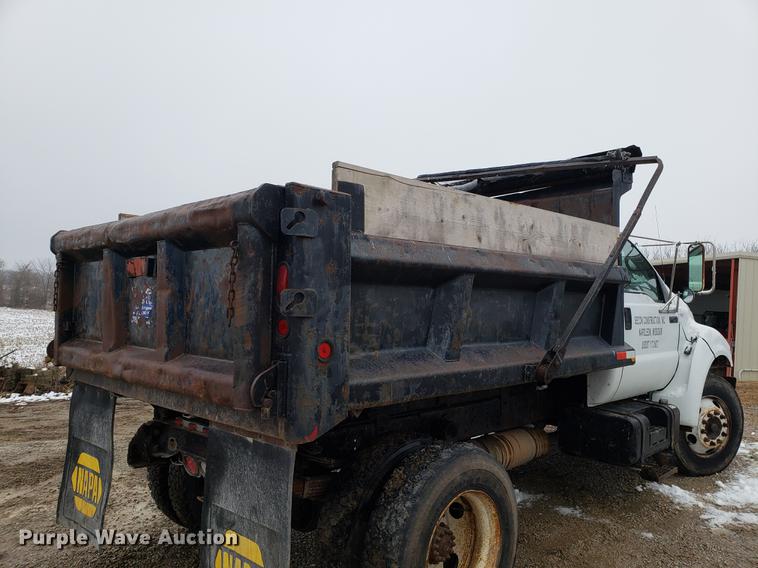 image for item AV9342 2000 Ford F650 Super Duty dump truck