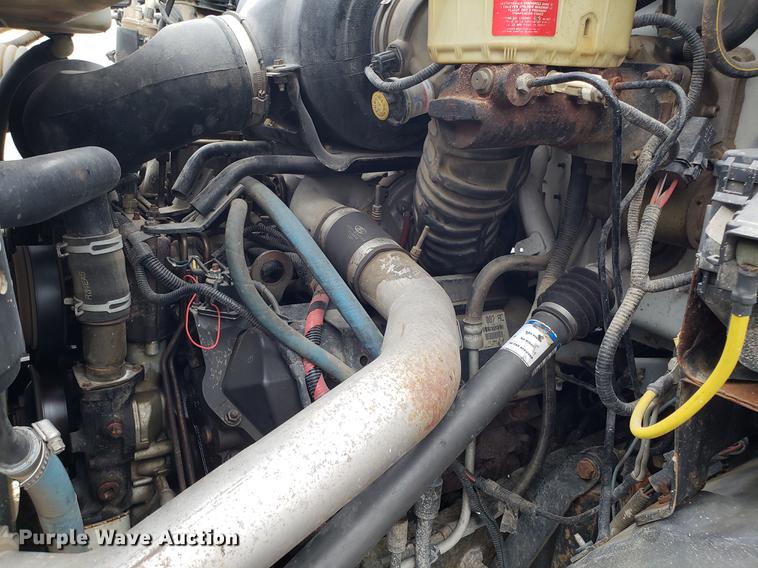 image for item AV9342 2000 Ford F650 Super Duty dump truck