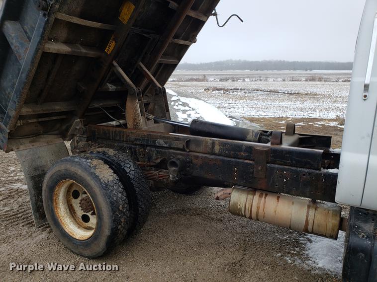 image for item AV9342 2000 Ford F650 Super Duty dump truck