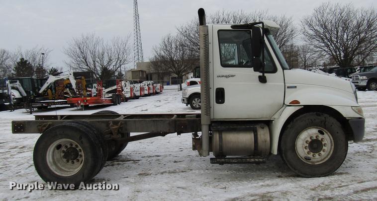 image for item DB6860 2008 International 4300 truck cab and chassis