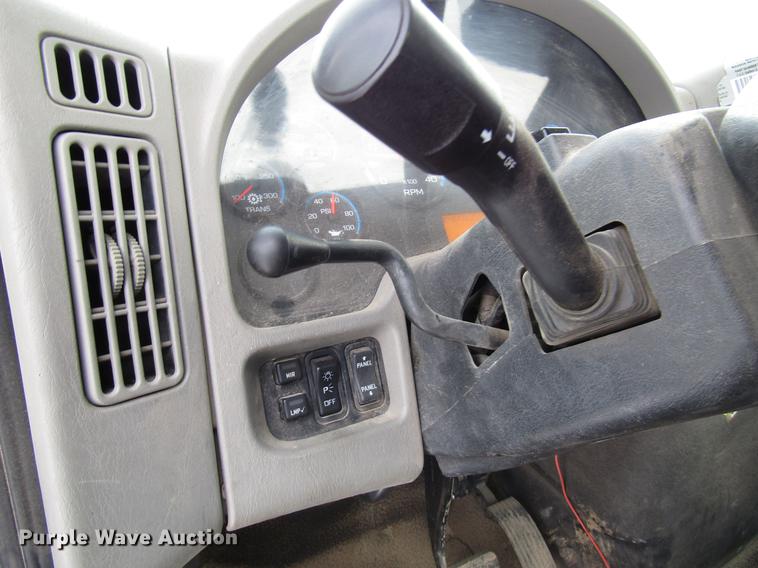 image for item DB6860 2008 International 4300 truck cab and chassis