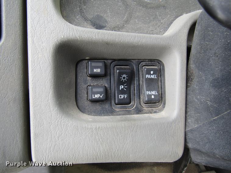 image for item DB6860 2008 International 4300 truck cab and chassis