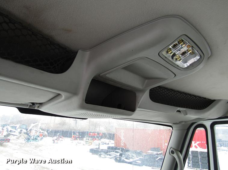 image for item DB6860 2008 International 4300 truck cab and chassis