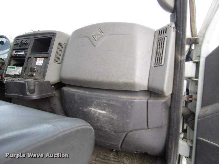 image for item DB6860 2008 International 4300 truck cab and chassis