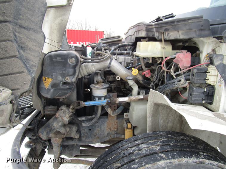 image for item DB6860 2008 International 4300 truck cab and chassis