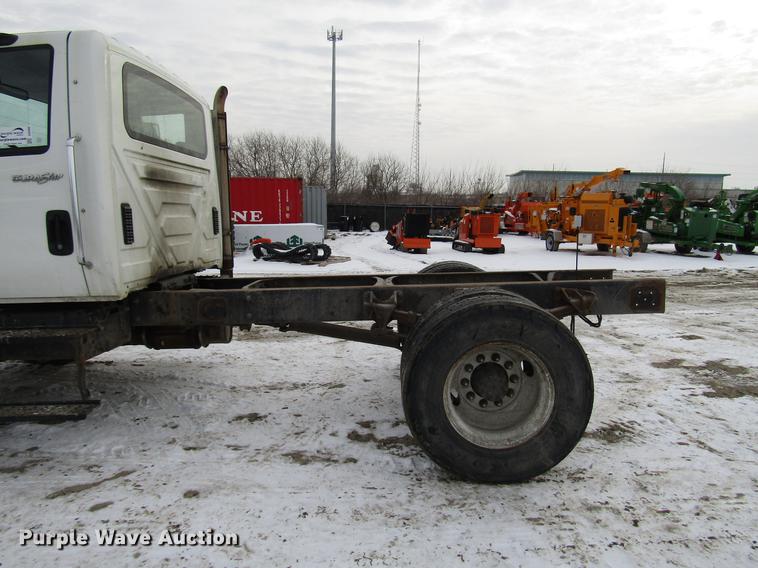 image for item DB6860 2008 International 4300 truck cab and chassis
