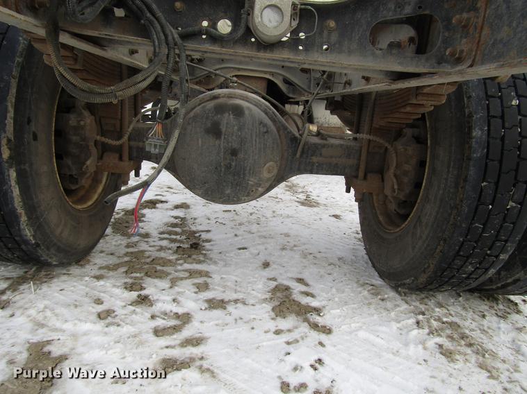 image for item DB6860 2008 International 4300 truck cab and chassis