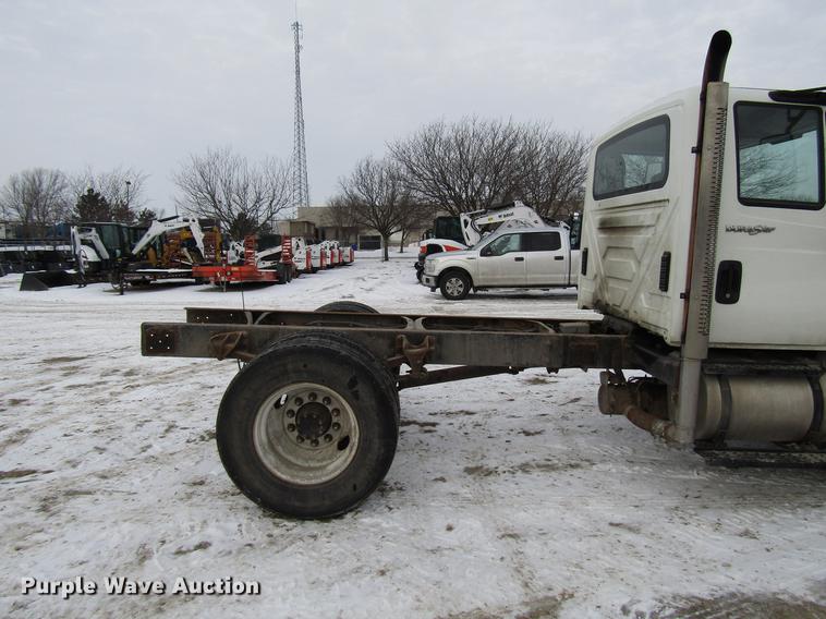 image for item DB6860 2008 International 4300 truck cab and chassis