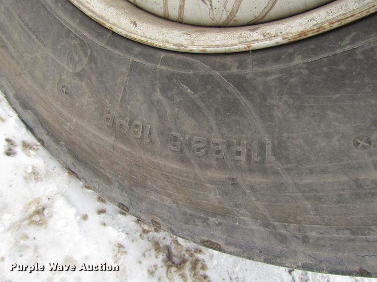 image for item DB6860 2008 International 4300 truck cab and chassis