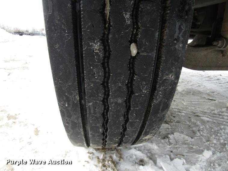 image for item DB6860 2008 International 4300 truck cab and chassis