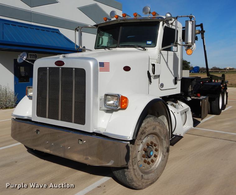 image for item DC0198 2013 Peterbilt 365 roll off truck