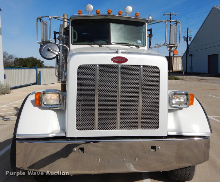 image for item DC0198 2013 Peterbilt 365 roll off truck