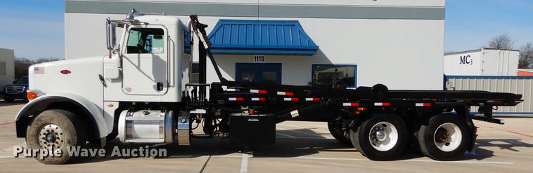 image for item DC0198 2013 Peterbilt 365 roll off truck