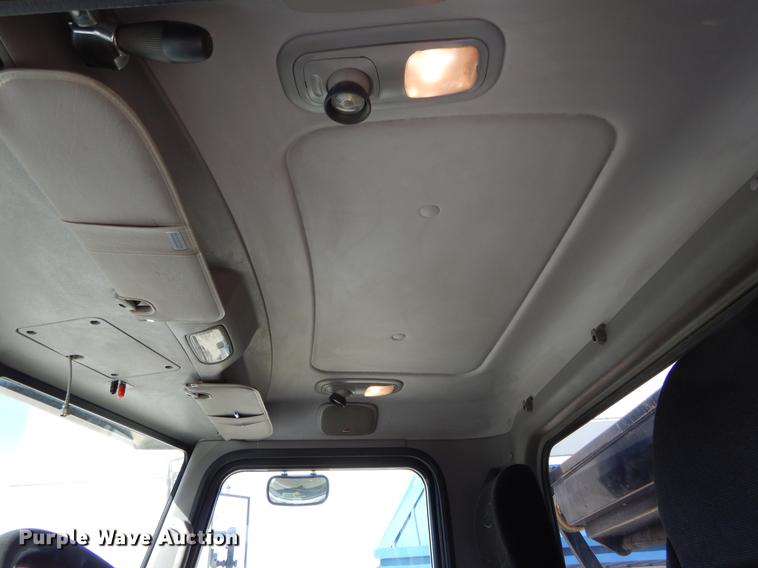 image for item DC0198 2013 Peterbilt 365 roll off truck