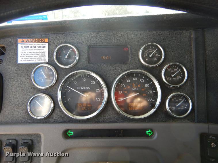 image for item DC0198 2013 Peterbilt 365 roll off truck