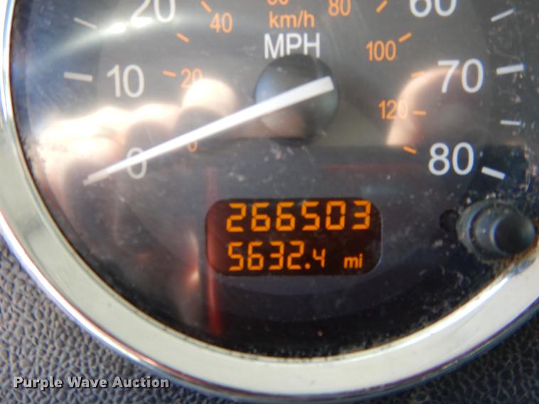 image for item DC0198 2013 Peterbilt 365 roll off truck