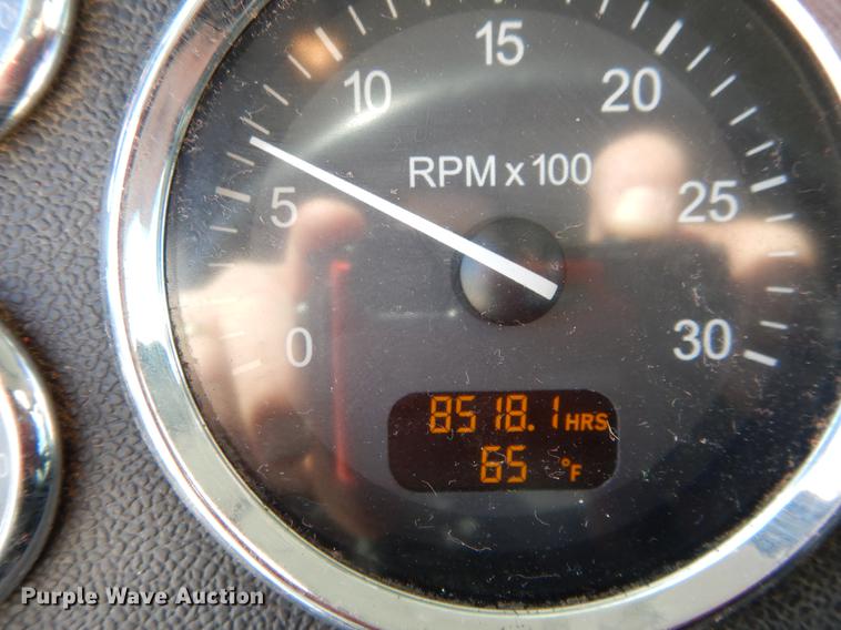 image for item DC0198 2013 Peterbilt 365 roll off truck