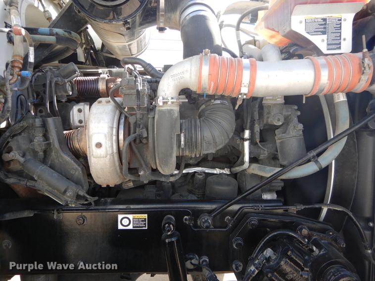 image for item DC0198 2013 Peterbilt 365 roll off truck