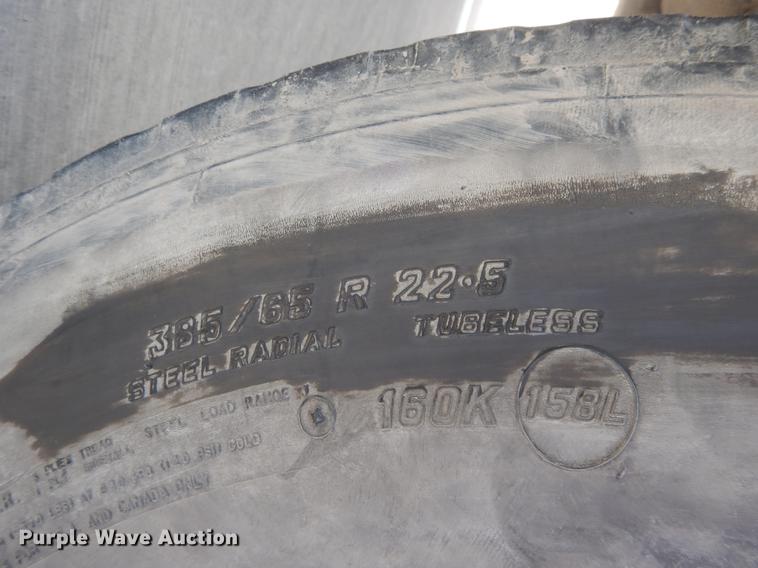 image for item DC0198 2013 Peterbilt 365 roll off truck