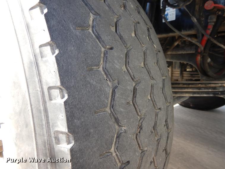 image for item DC0198 2013 Peterbilt 365 roll off truck