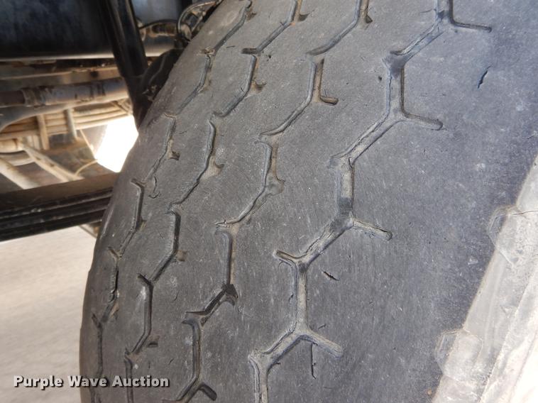 image for item DC0198 2013 Peterbilt 365 roll off truck