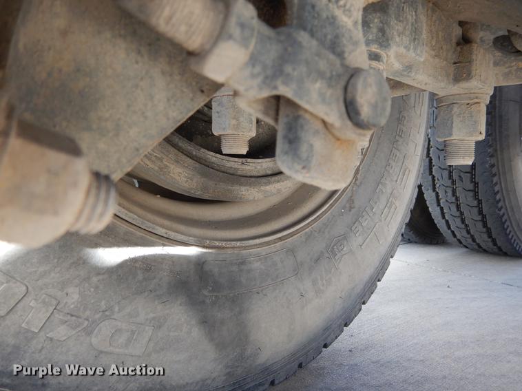 image for item DC0198 2013 Peterbilt 365 roll off truck