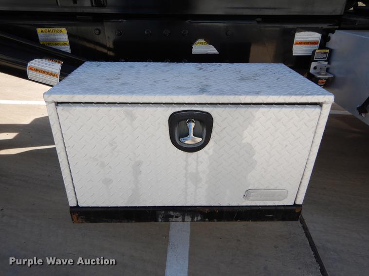 image for item DC0198 2013 Peterbilt 365 roll off truck