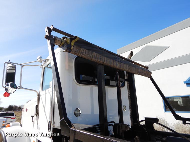image for item DC0198 2013 Peterbilt 365 roll off truck