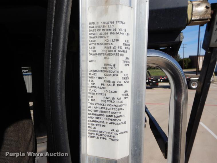 image for item DC0198 2013 Peterbilt 365 roll off truck