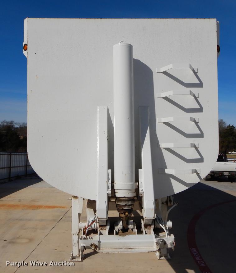 image for item DC0199 2006 CTSI EHRD40 end dump trailer