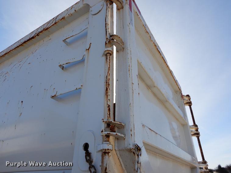 image for item DC0199 2006 CTSI EHRD40 end dump trailer