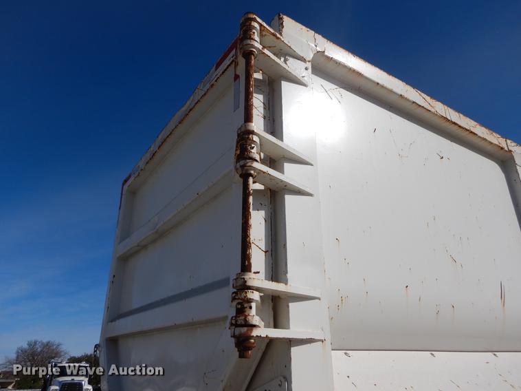 image for item DC0199 2006 CTSI EHRD40 end dump trailer