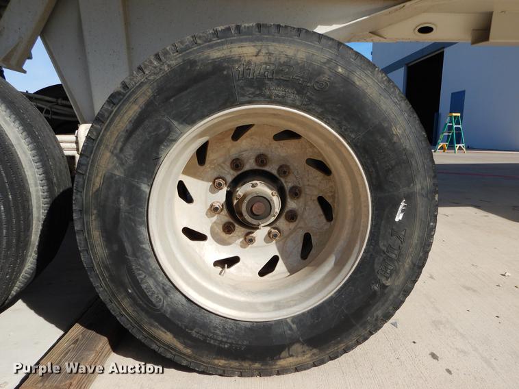 image for item DC0199 2006 CTSI EHRD40 end dump trailer