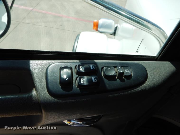 image for item DC0202 2012 Peterbilt 365 roll off truck