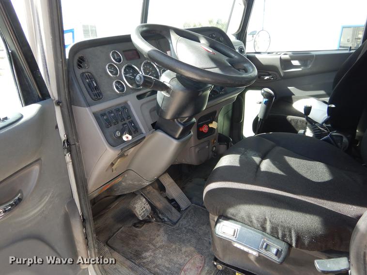 image for item DC0202 2012 Peterbilt 365 roll off truck