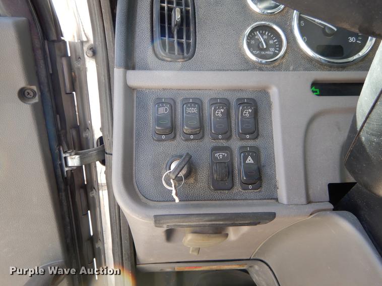 image for item DC0202 2012 Peterbilt 365 roll off truck