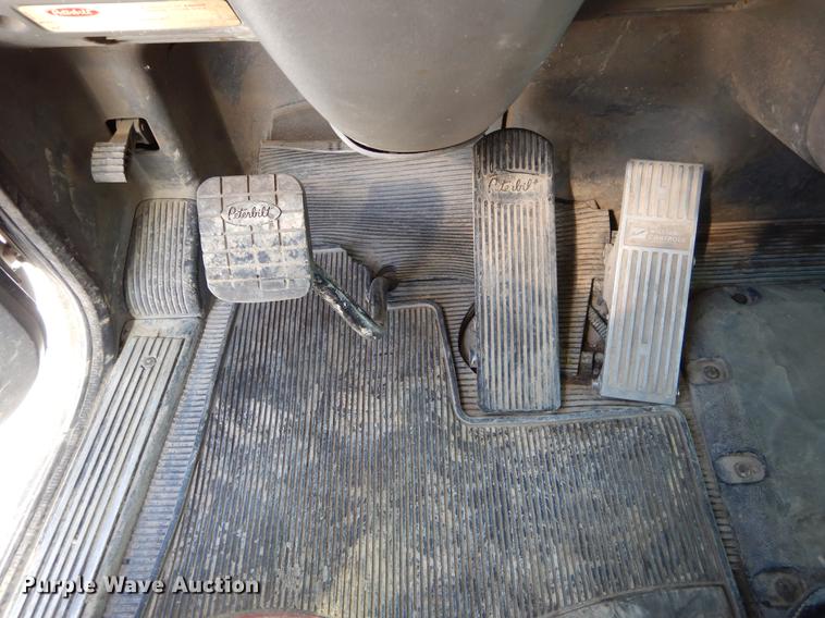 image for item DC0202 2012 Peterbilt 365 roll off truck